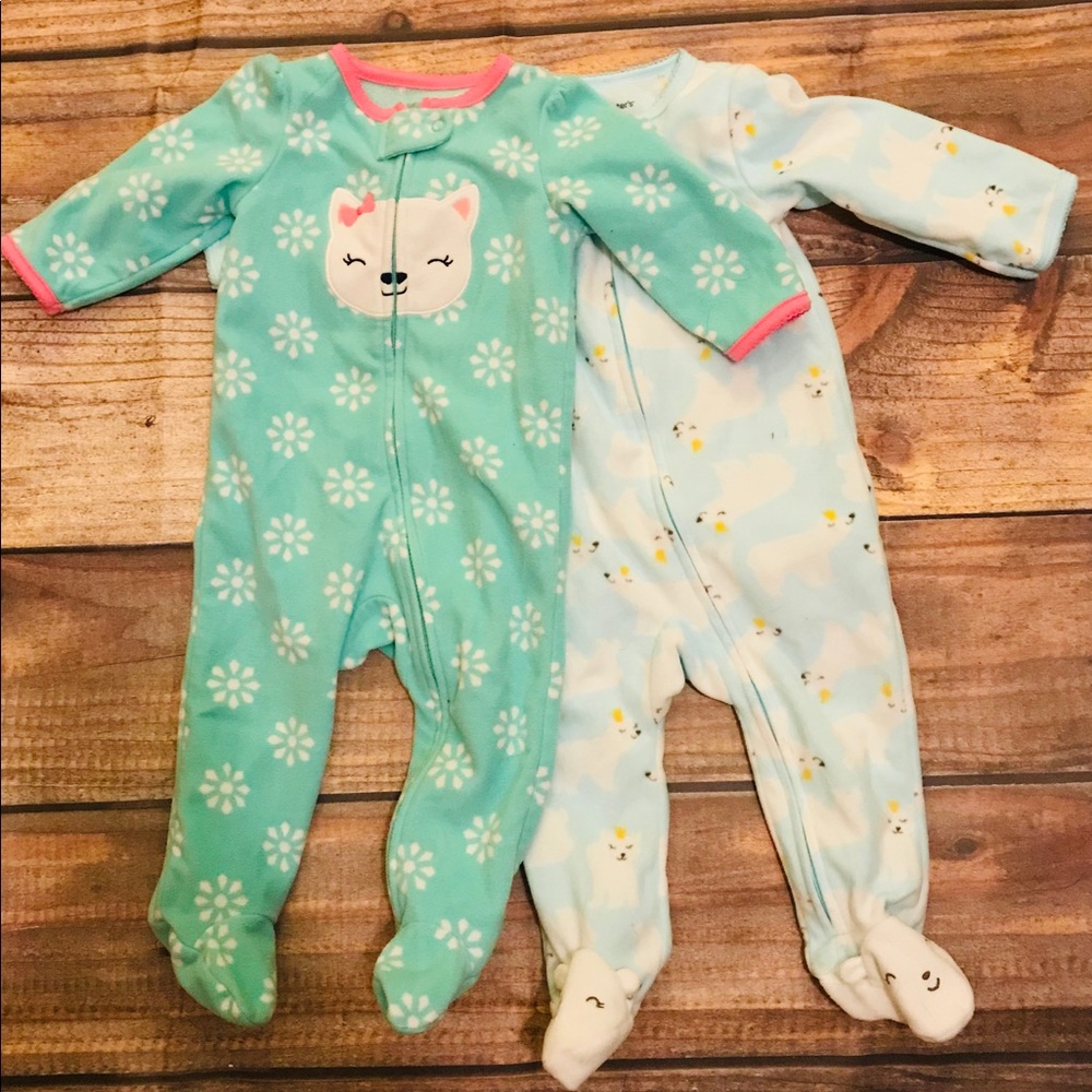 Adorable fleece Pajamas. Great condition. 9M